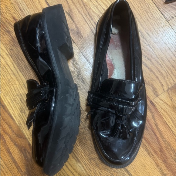 Black Patent Leather Loafers with Tassels - Picture 1 of 1